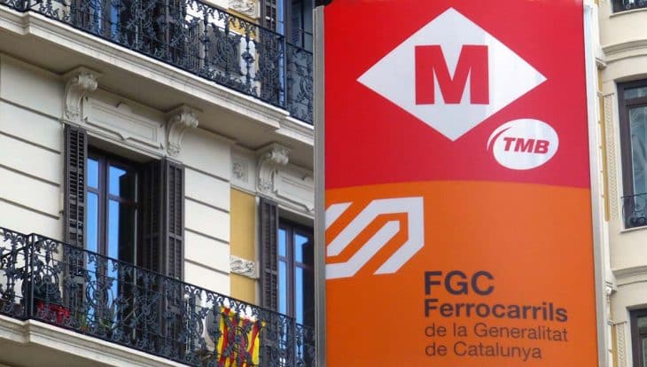 photo pancarte métro et ferrocarril Barcelona Card