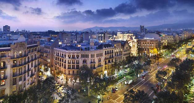 the shopping night barcelona
