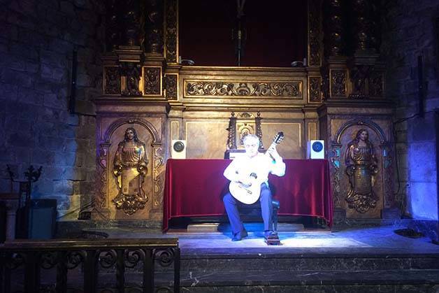 spectacles à barcelone: guitare à la basilique del pí
